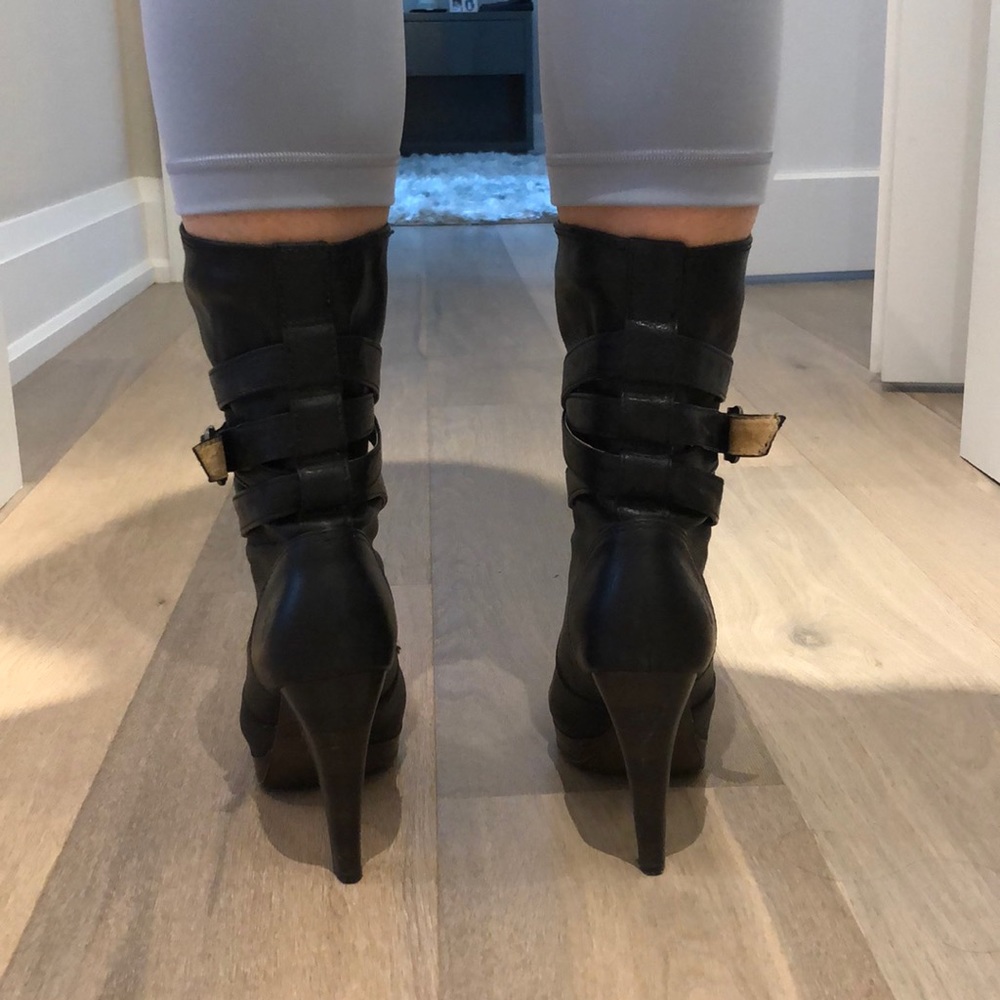 Leather boots - Picture 2 of 3